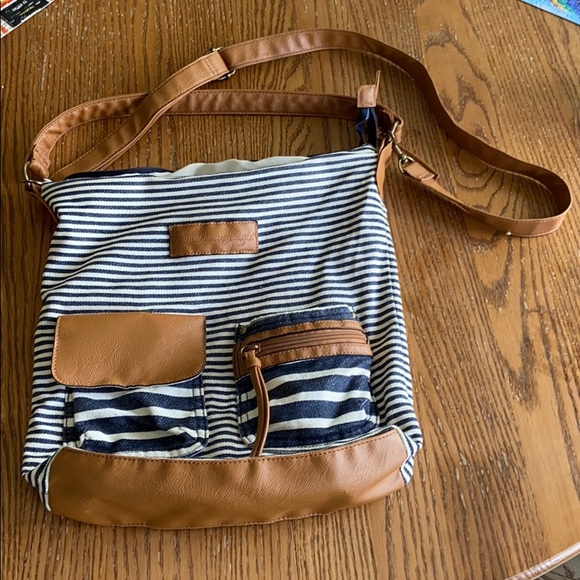 American Eagle By Payless Handbags - American Eagle Crossbody